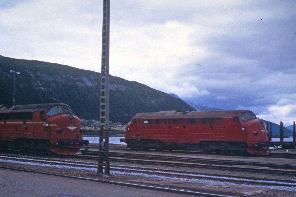 Mo I Rana, 1986-07-19  Di3.612 (l), Di3.606 (r)  Photo: Sasburg