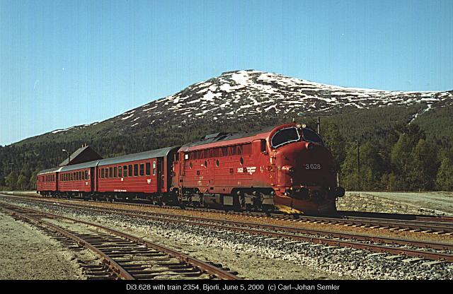 Train 2354 in Bjorli, 2000-06-05   Photo: Carl-Johan Semler
