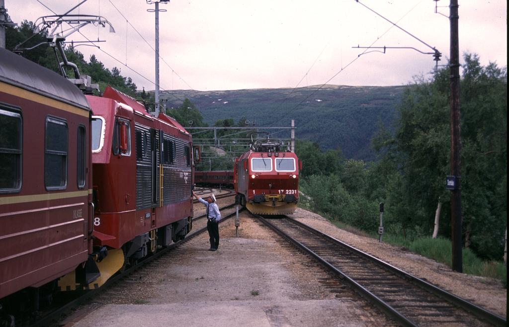 El16.2208 meets El17.2231 1995-07-07