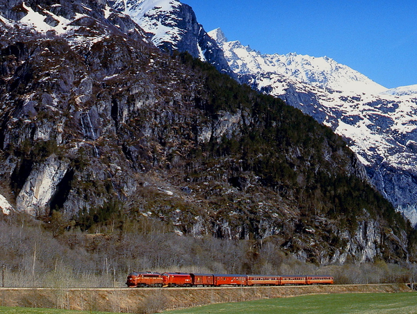 Romsdalen in May 1988