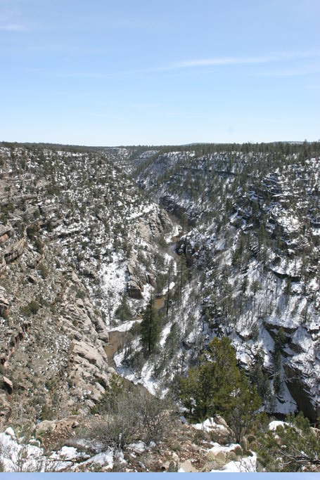 Walnut Canyon National Monument   2005-03-16