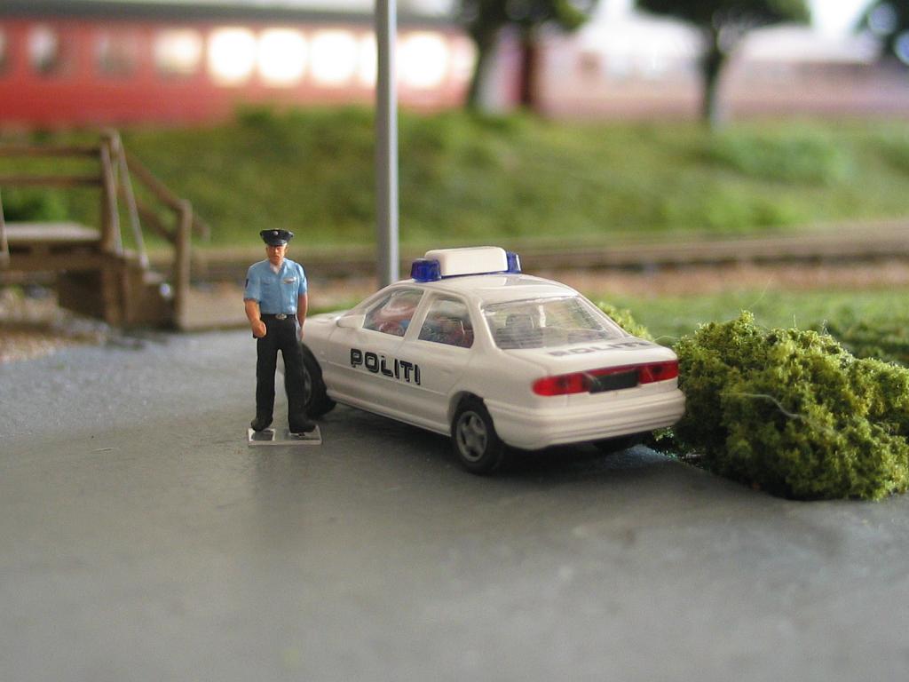 Police   2003-08-23