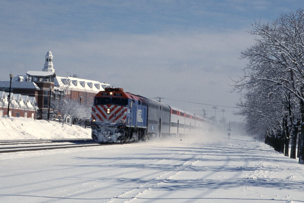 train 523 - Wheaton   2002-03-03