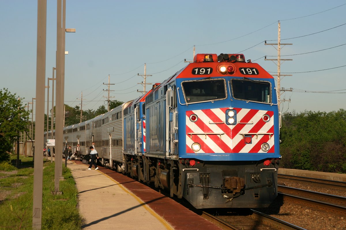 train 1373 - Downers Grove (Belmont)   2004-05-28